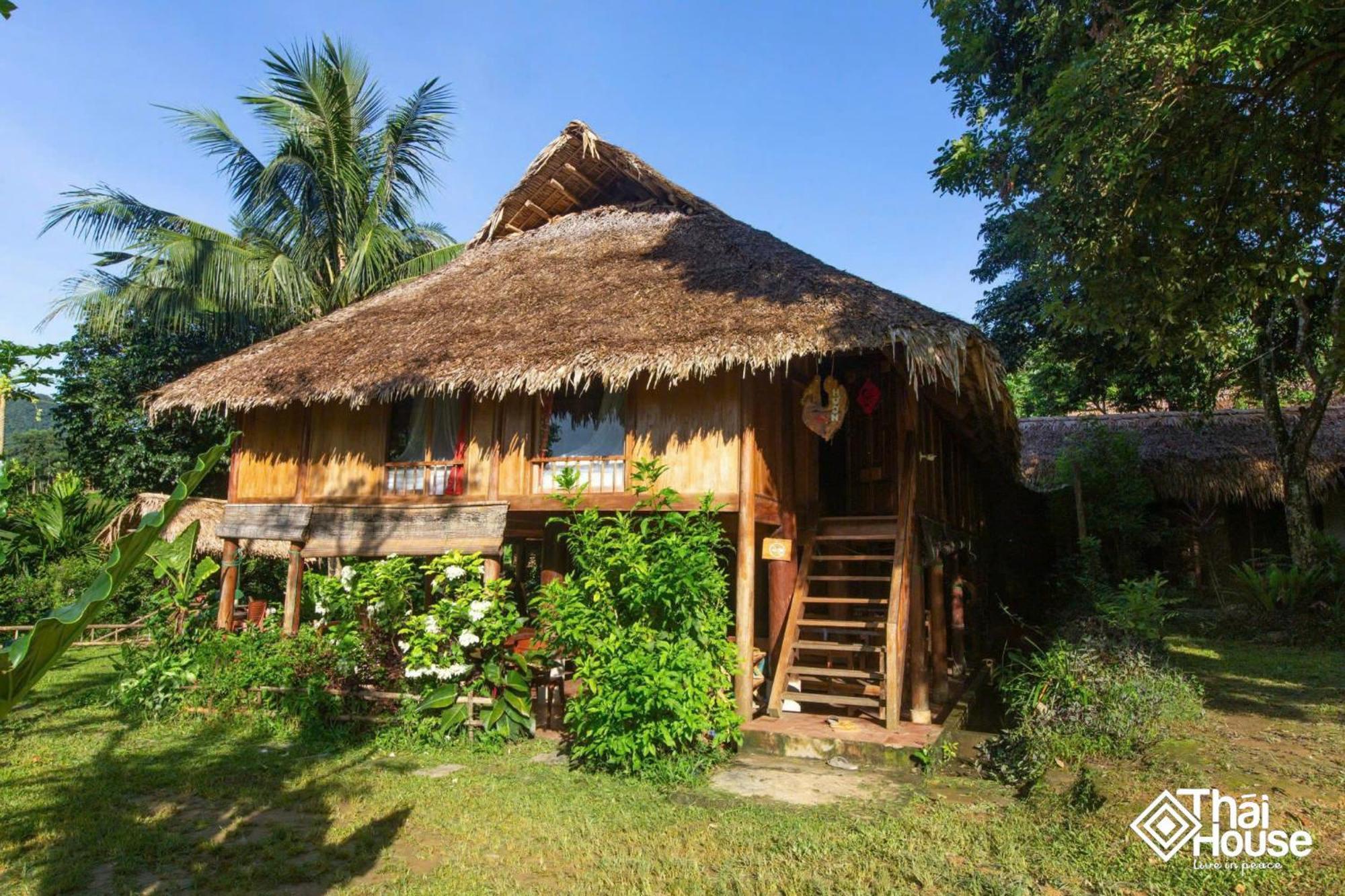 Huong Ba Thuoc Thai House Pu Luong - Century Old Stilt House With Terrace Views מראה חיצוני תמונה