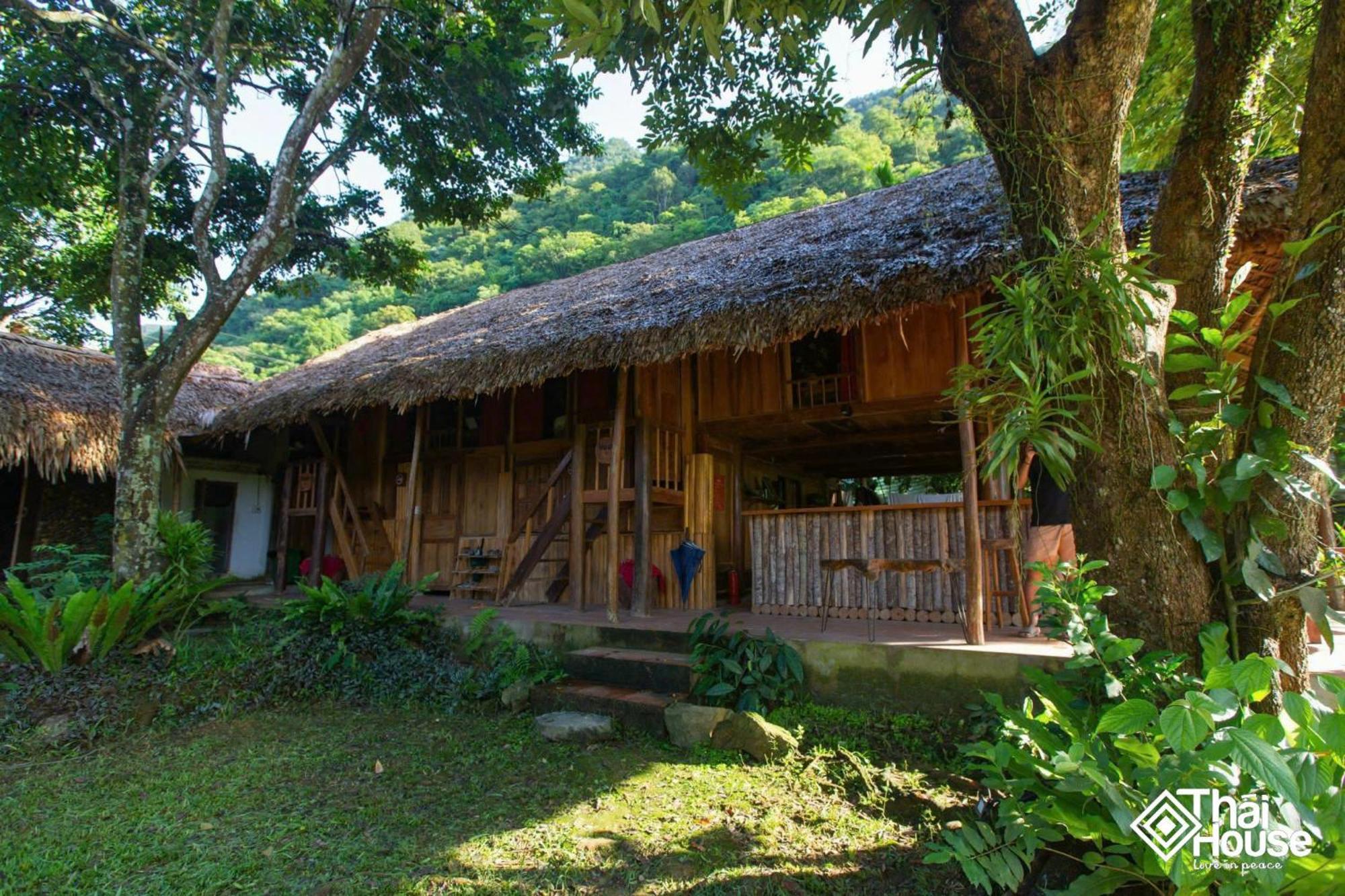 Huong Ba Thuoc Thai House Pu Luong - Century Old Stilt House With Terrace Views מראה חיצוני תמונה